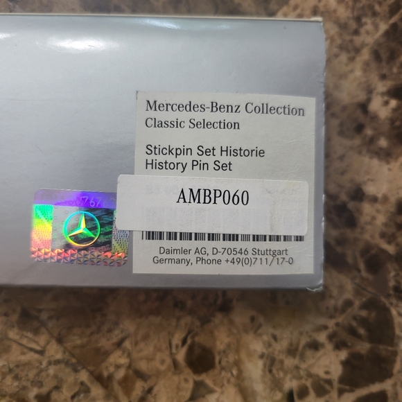 New Mercedes Benz lapel pin set - Picture 3 of 4